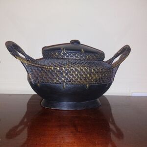 Vintage Rattan Basket with Lid and Handles. Excellent Condition.